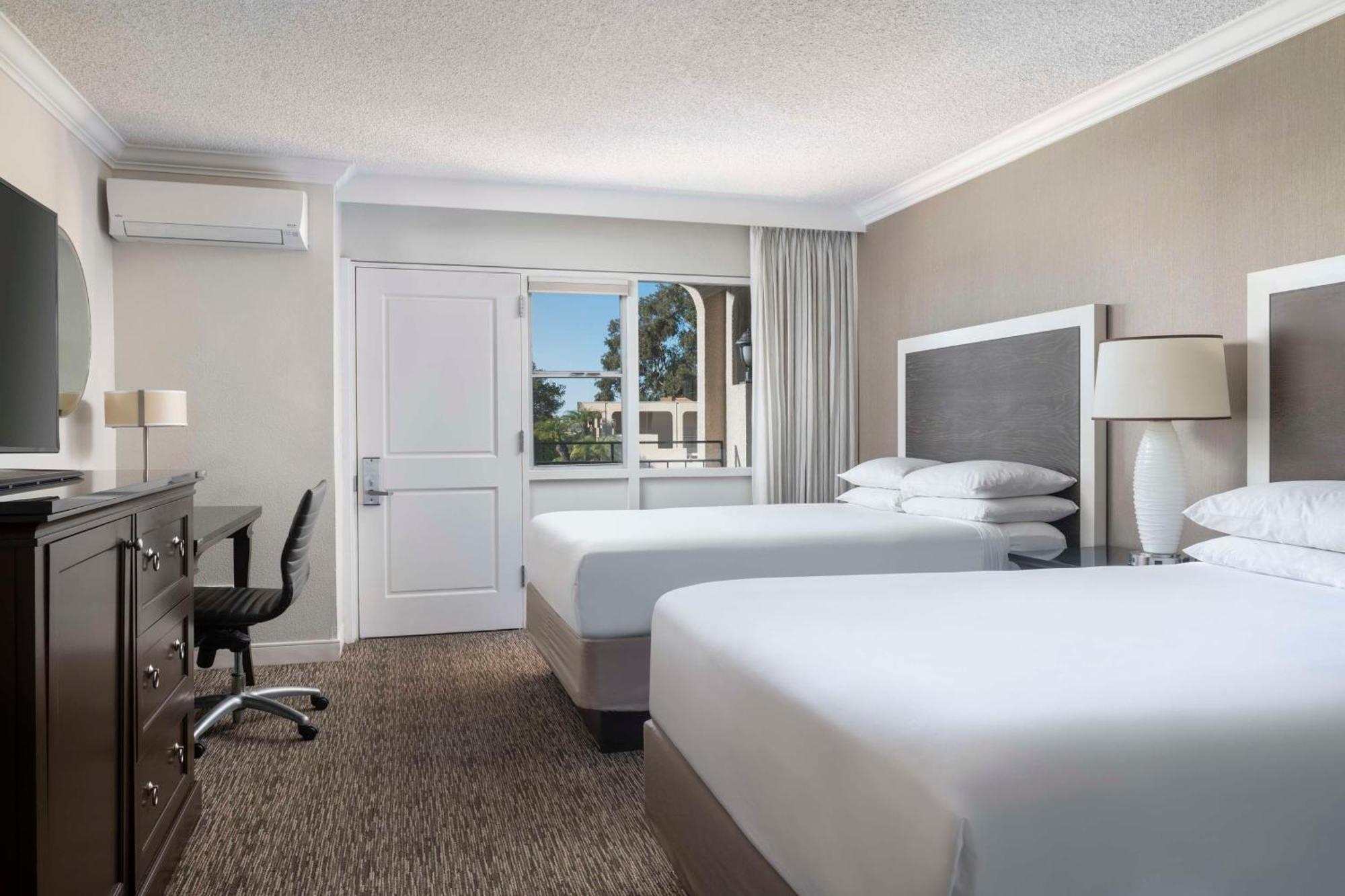 Hyatt Regency Newport Beach Exterior photo