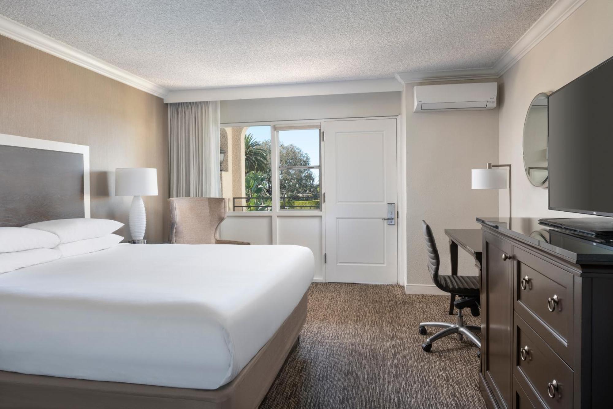 Hyatt Regency Newport Beach Exterior photo